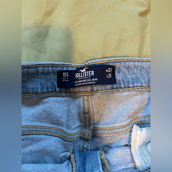 Light wash flare mom jeans - Picture 3 of 3